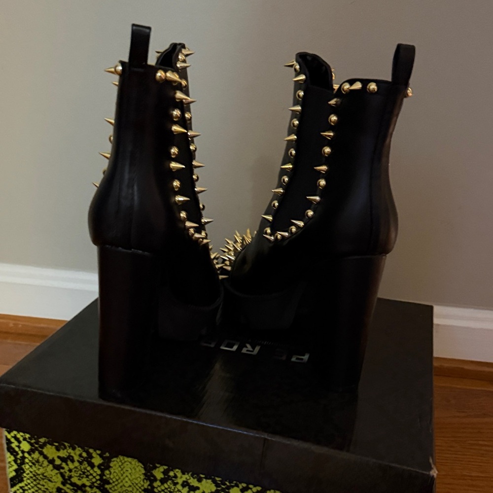 Cape Robbin Black and Gold Studded Jagged Heeled Boots - Picture 7 of 8